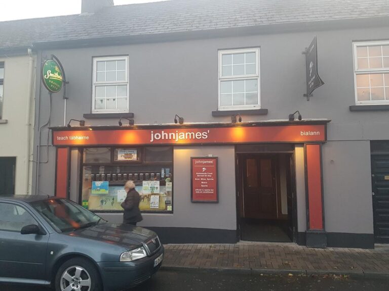John James Bar & Restaurant